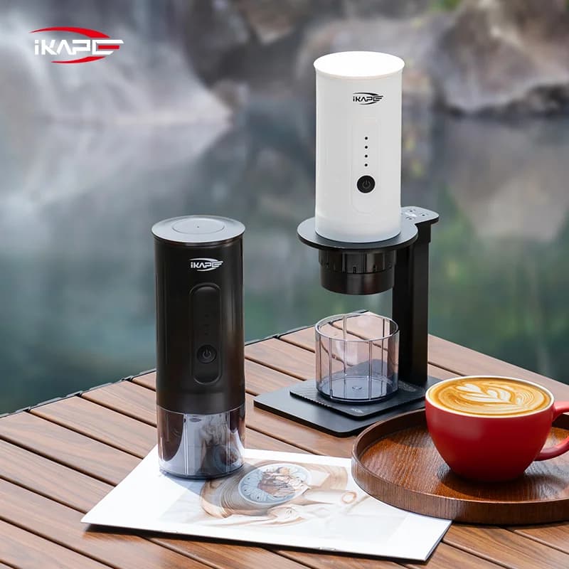 Draagbare handmatige koffiemaker voor capsules en gemalen koffie